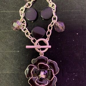 Elegant Black and Silver Floral Necklace